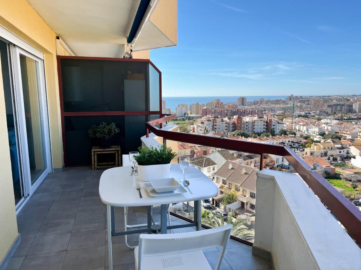 Apartamento A 900 M De La Playa Y Con Vistas Al Mar En Фуэнхирола Экстерьер фото